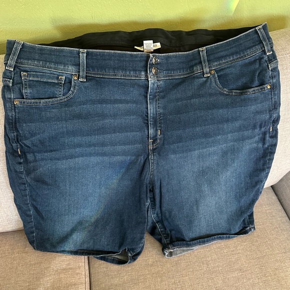 Lane Bryant Pants - Lane Bryant Tighter Tummy Bermuda Jean Shorts